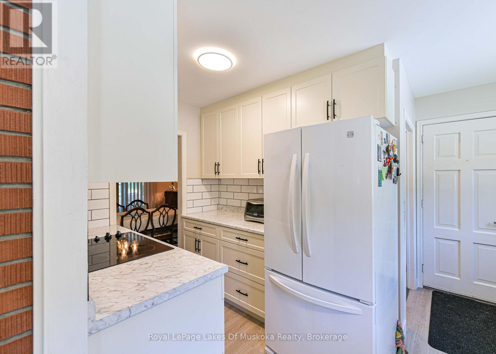 180 Lofty Pines Crescent, Gravenhurst, Ontario  P1P 1M6 - Photo 42 - X13645766