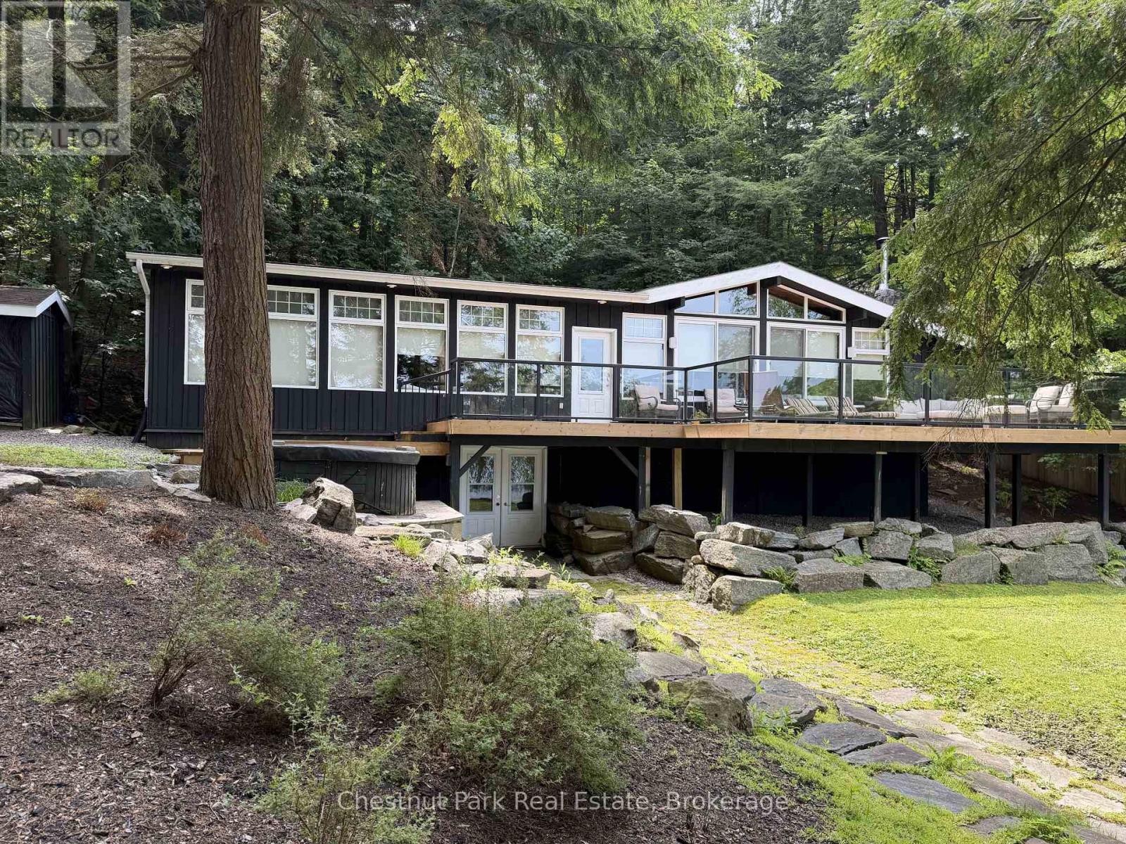1002 Ahmic Drive N, Muskoka Lakes, Ontario  P0B 1G0 - Photo 1 - X13652276