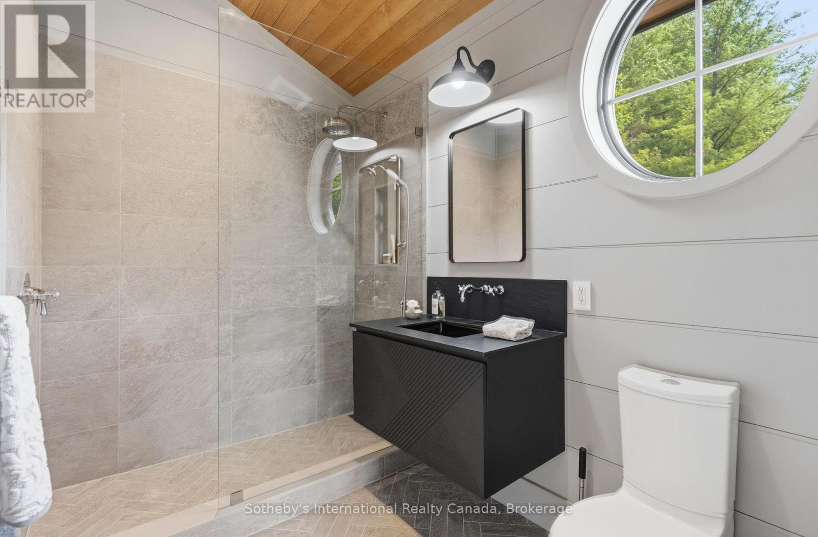 1097 Armstrong Point Road, Muskoka Lakes, Ontario  P0B 1J0 - Photo 15 - X13652584