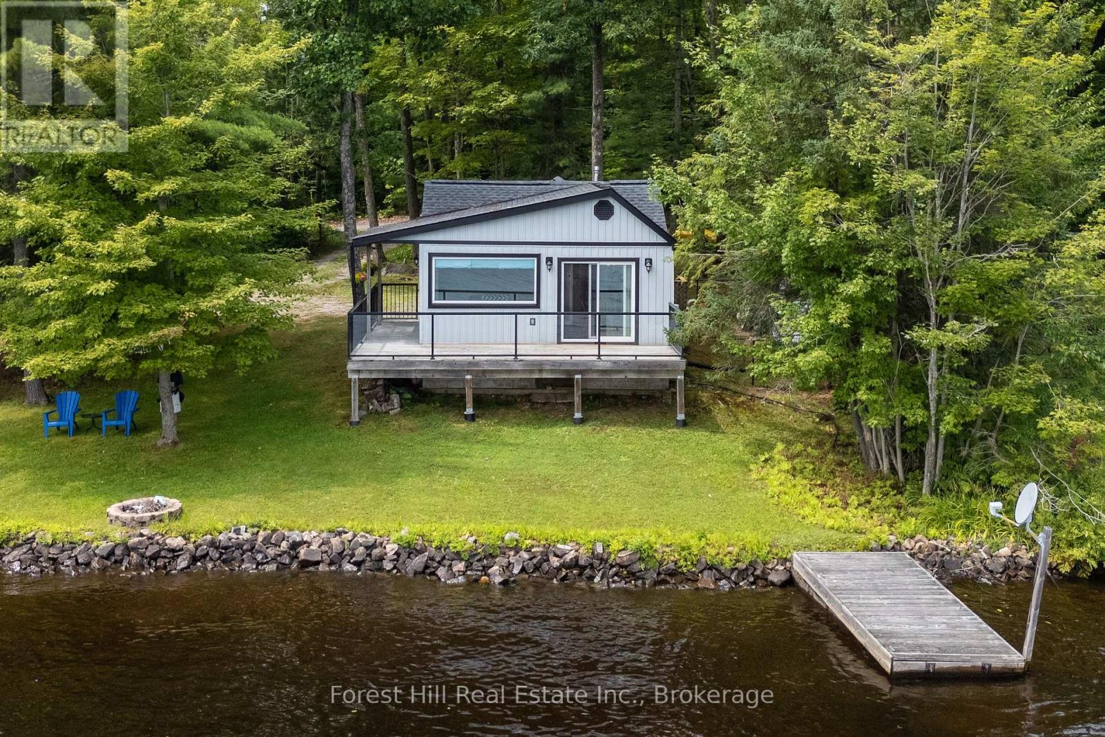 1048 West Black Lake Road, Muskoka Lakes, Ontario  P0C 1M0 - Photo 1 - X13654668