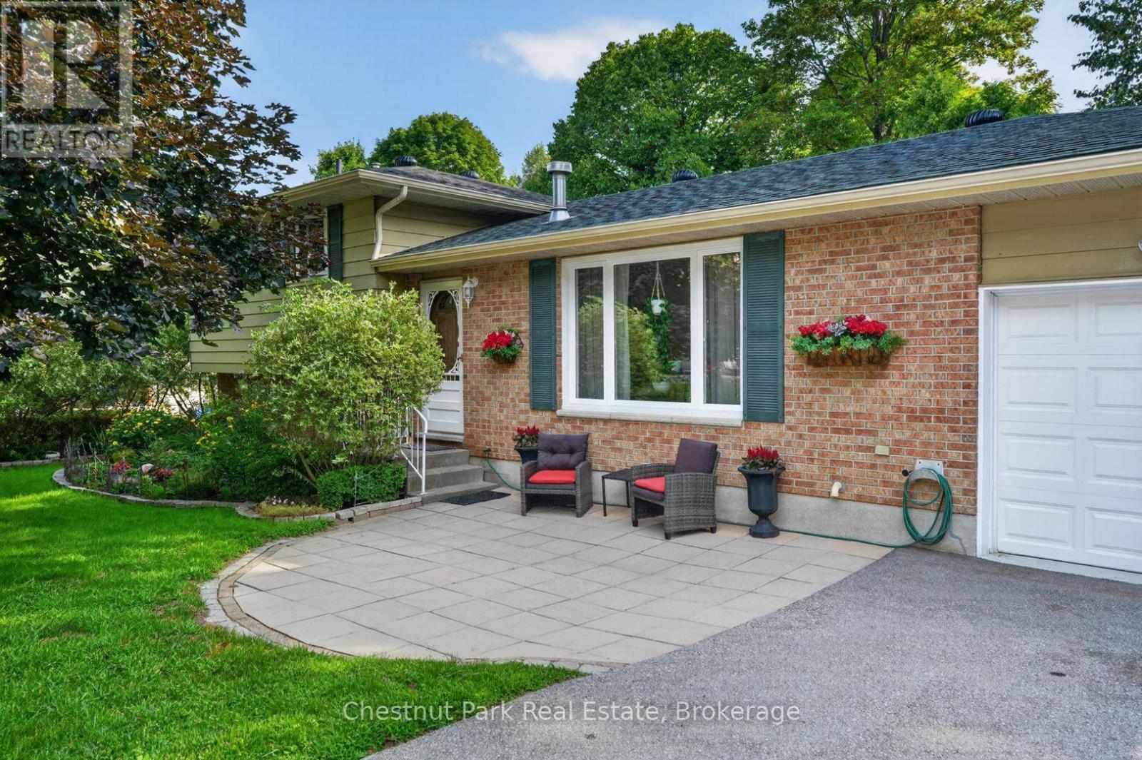 80 Hubbel Crescent, Huntsville, Ontario  P1H 1S6 - Photo 1 - X13655962