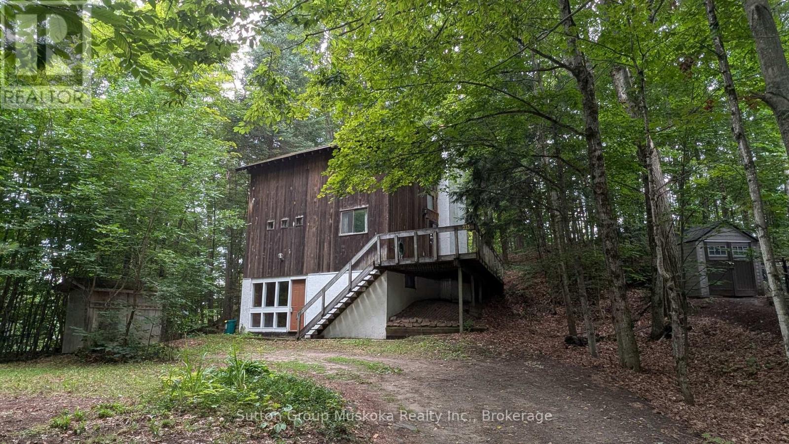 213 Woodland Drive, Huntsville, Ontario  P1H 1A7 - Photo 1 - X13658412