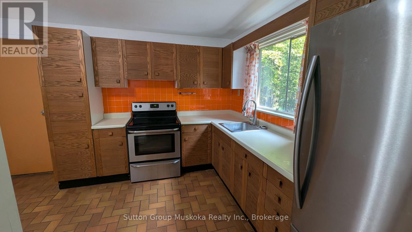 213 Woodland Drive, Huntsville, Ontario  P1H 1A7 - Photo 10 - X13658412