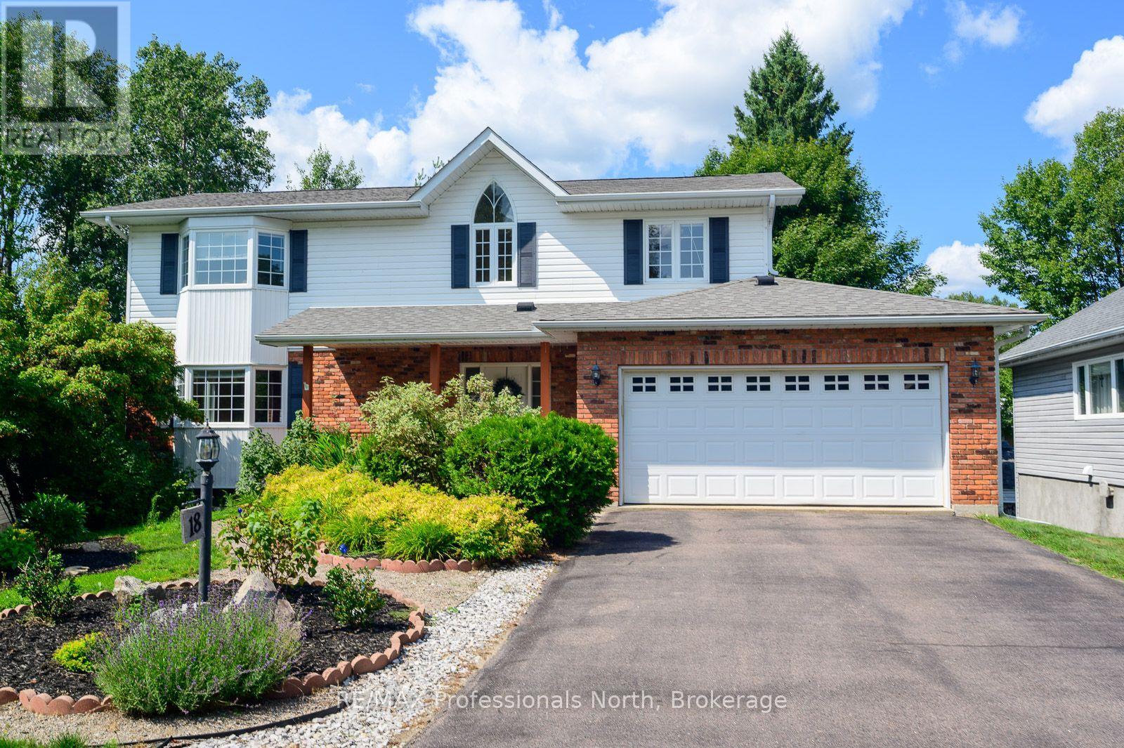 18 Heritage Crescent, Huntsville, Ontario  P1H 1S9 - Photo 1 - X13660306