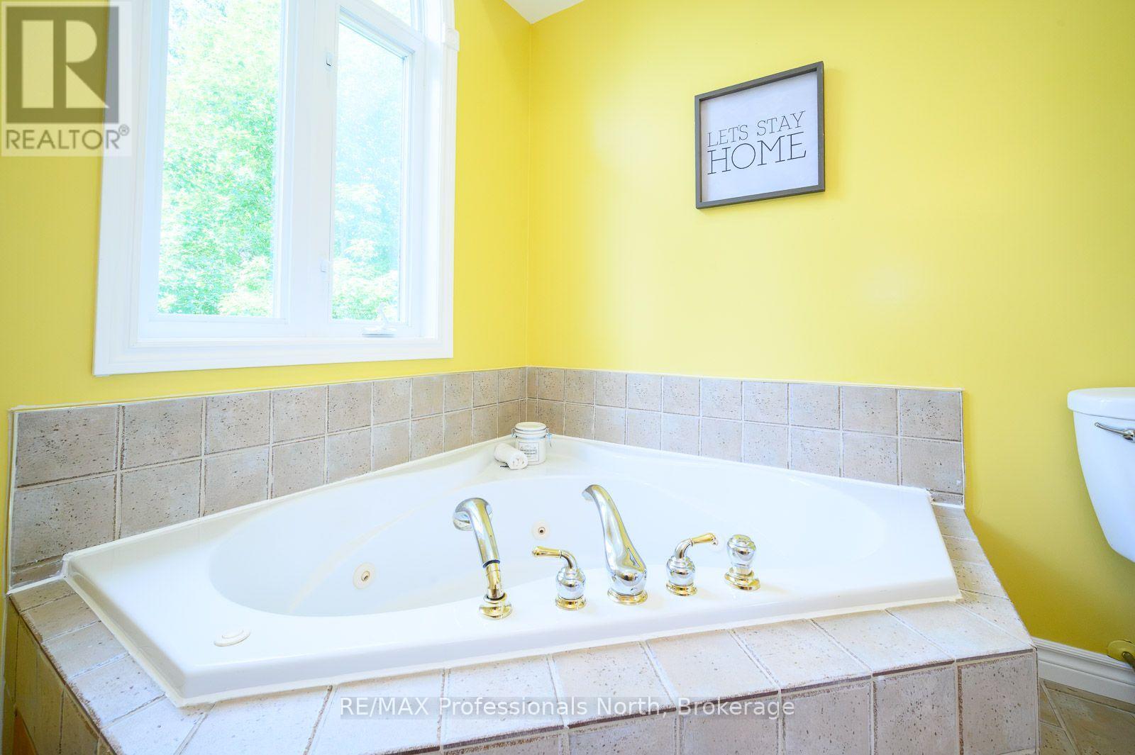 18 Heritage Crescent, Huntsville, Ontario  P1H 1S9 - Photo 21 - X13660306