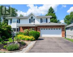 18 HERITAGE CRESCENT, Huntsville, Ontario