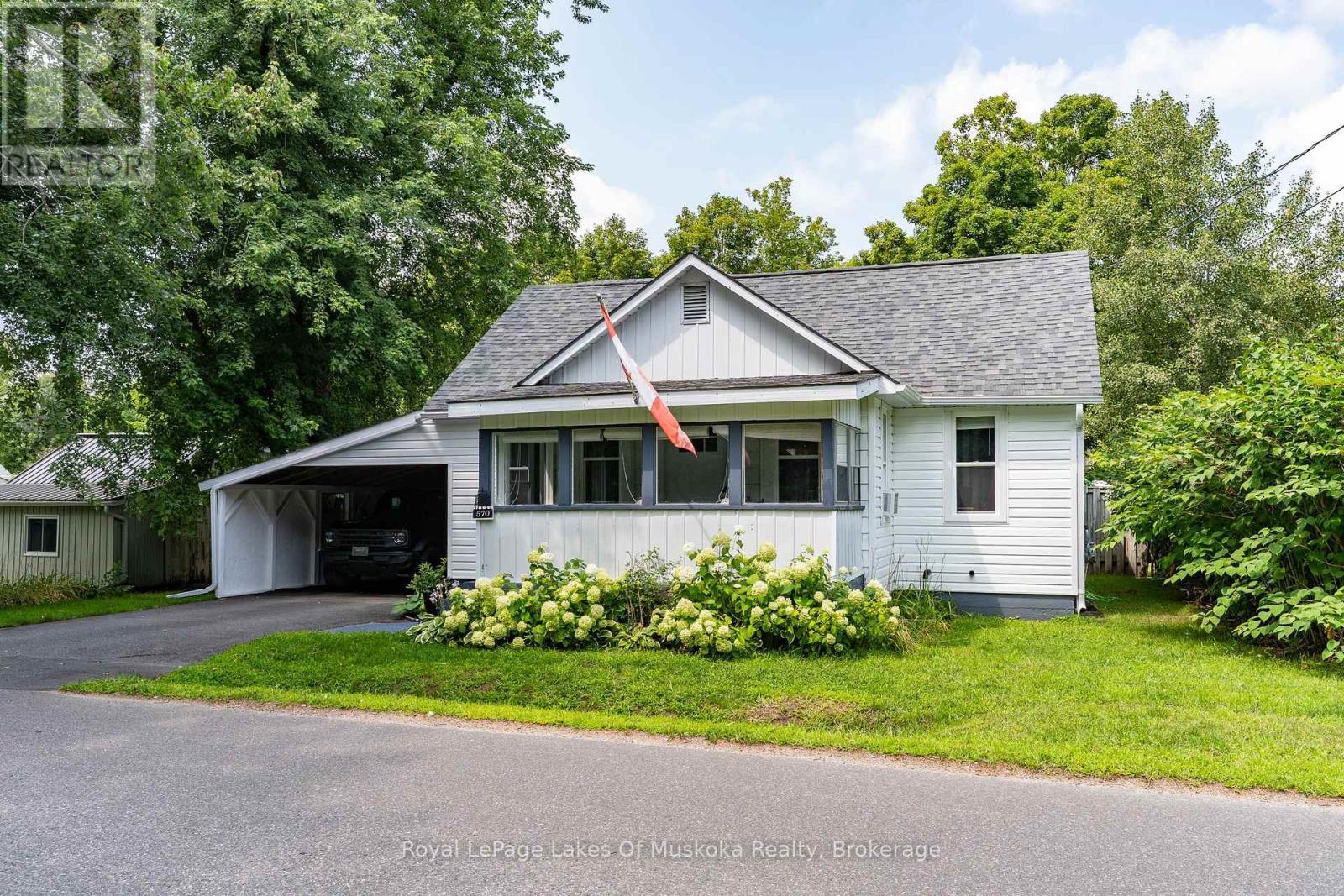570 Pinedale Road, Gravenhurst, Ontario P1P 1M1 - Photo 1 - X13661040