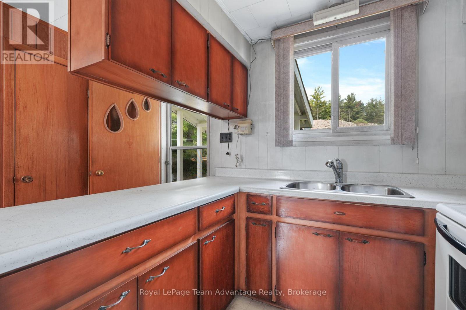 13 Burritt Street, Parry Sound, Ontario  P2A 1N5 - Photo 7 - X13662674