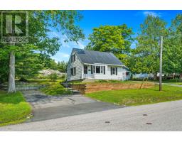 13 BURRITT STREET, Parry Sound, Ontario
