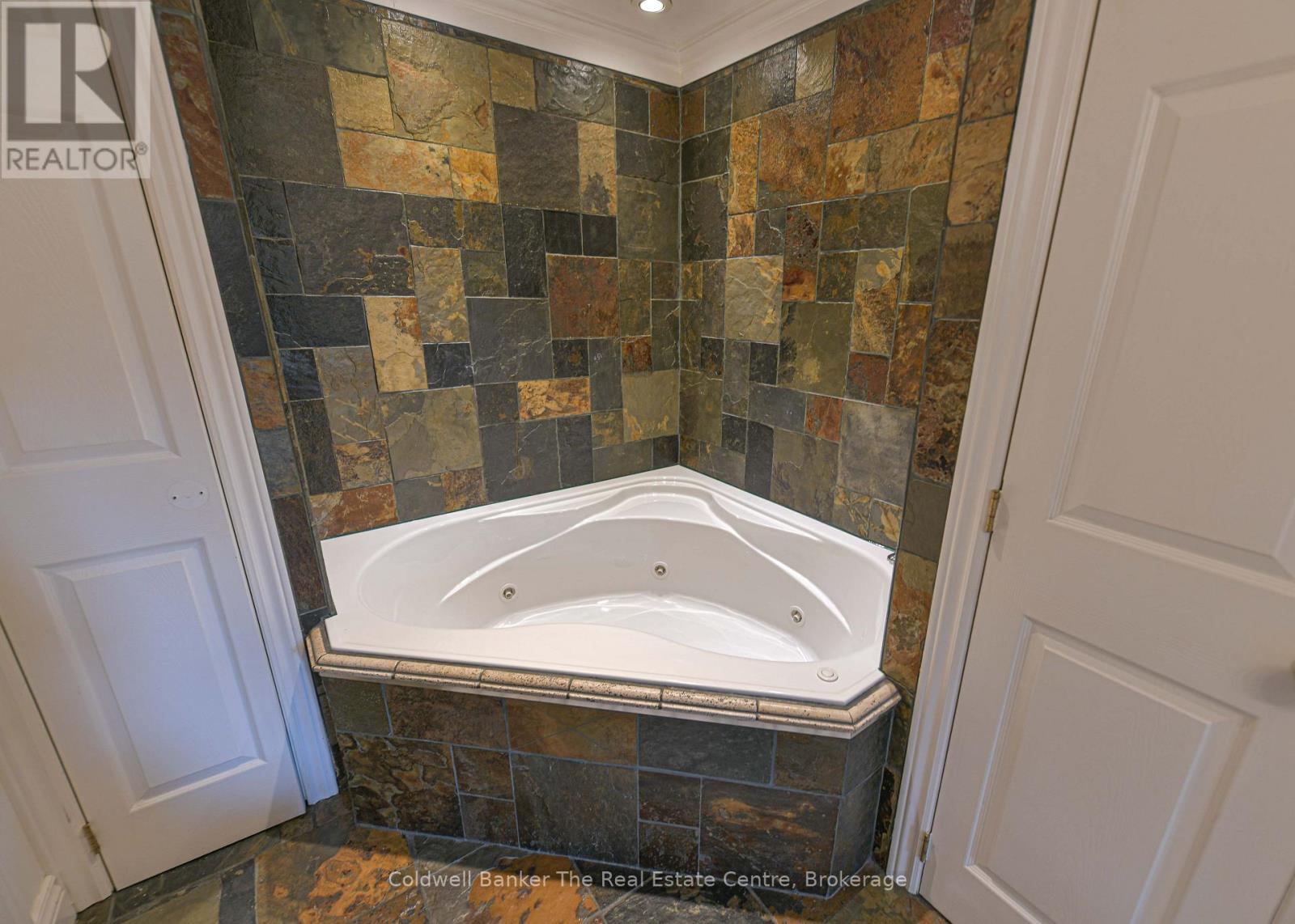 810 John Street N, Gravenhurst, Ontario  P1P 1E6 - Photo 19 - X13671756