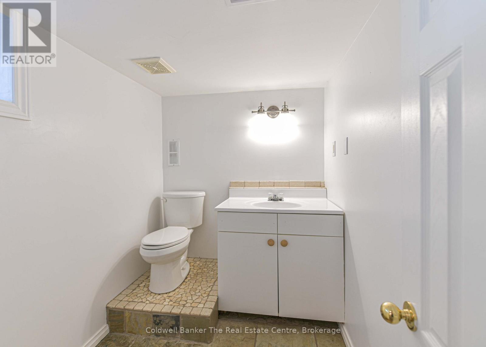 810 John Street N, Gravenhurst, Ontario  P1P 1E6 - Photo 39 - X13671756