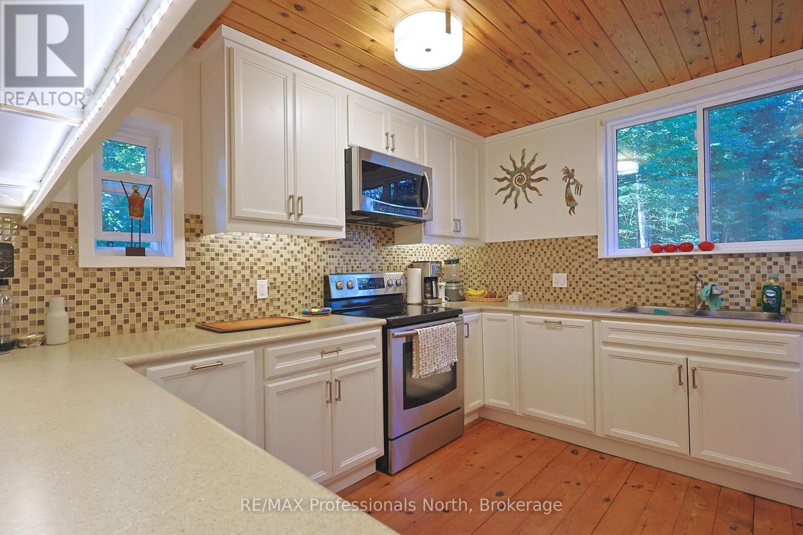1365 Dickie Lake Road, Lake Of Bays, Ontario  P0B 1A0 - Photo 19 - X13673126