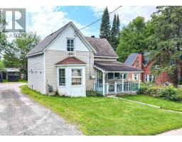 34 YOUNG STREET, Bracebridge, Ontario
