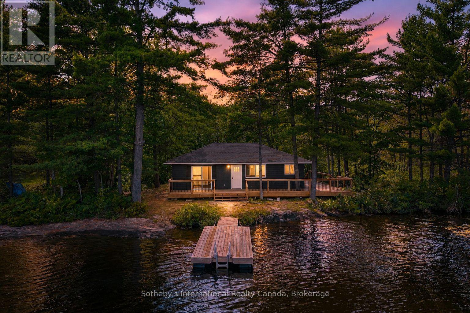 Cottage - 1055 West Bank Drive, Gravenhurst, Ontario  P0E 1G0 - Photo 1 - X13677086