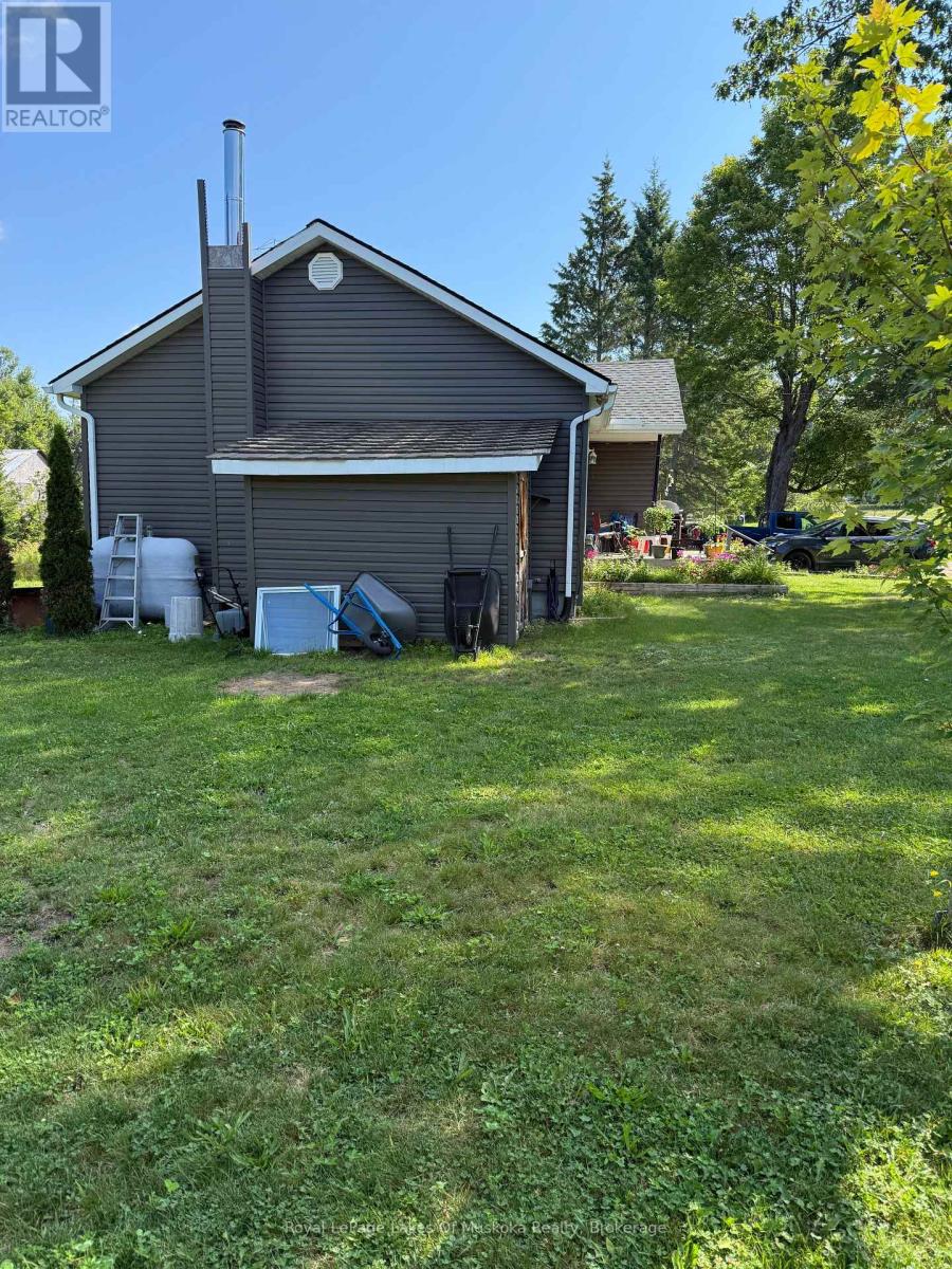 1014 Ben Lake Road East Road, Gravenhurst, Ontario P1P 1R3 - Photo 12 - X13677988