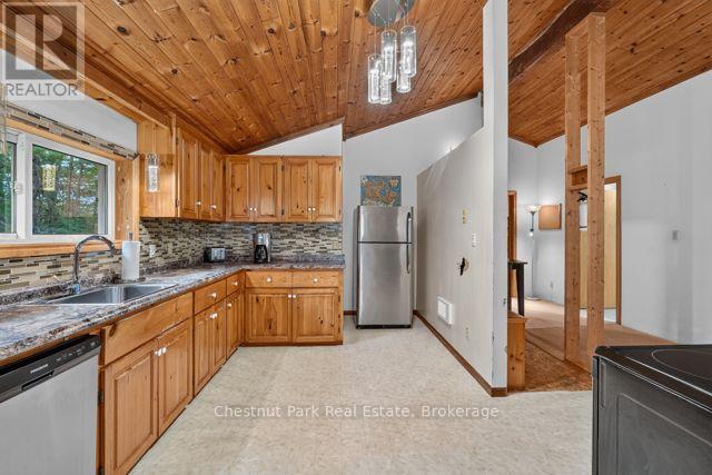 1039 South Waseosa Lake Road, Huntsville, Ontario  P1H 2N5 - Photo 11 - X13679692