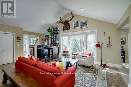 230 Ecclestone Drive, Bracebridge, Ontario  P1L 1G4 - Photo 6 - X13679802