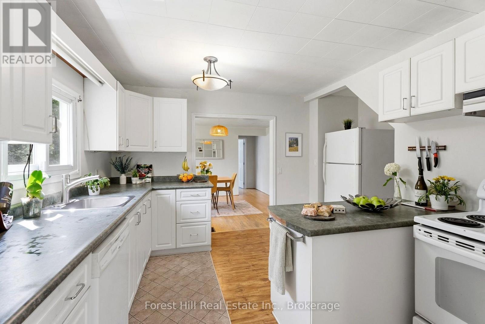 9 Spruce Glen Road, Huntsville, Ontario  P1H 1C9 - Photo 6 - X13680216