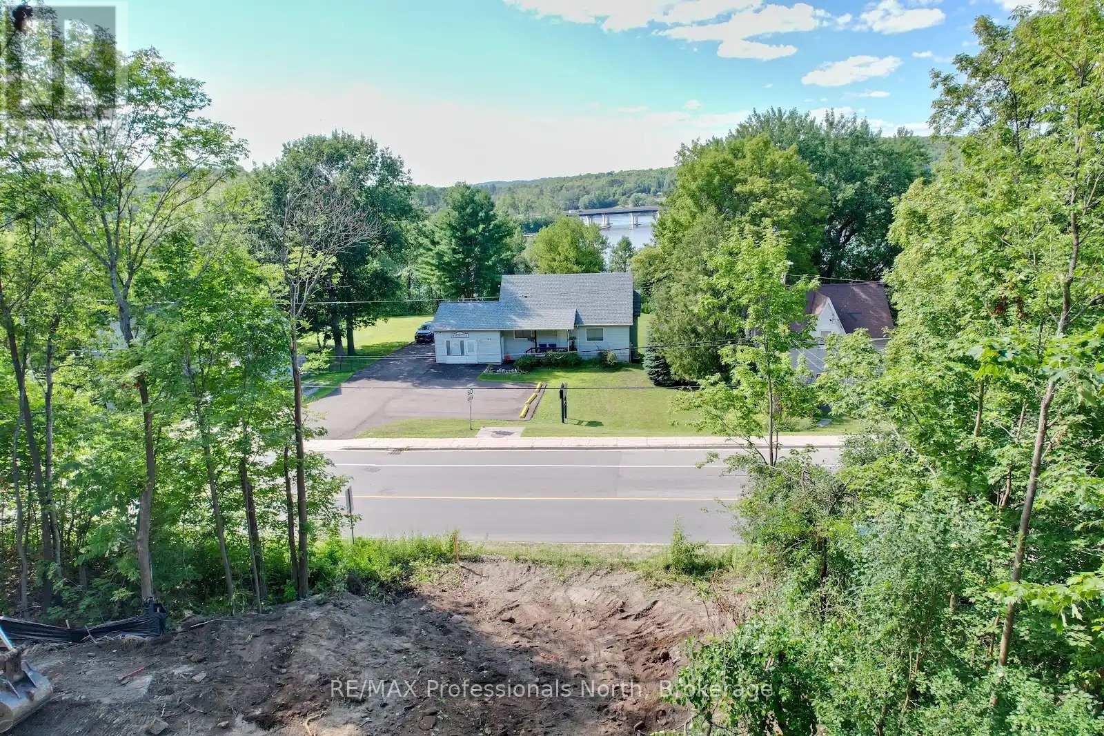 155 Main Street W, Huntsville, Ontario P1H 1X8 - Photo 2 - X13681886