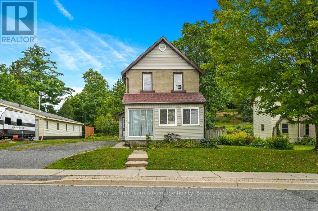 111 Gibson St Street, Parry Sound, Ontario  P2A 1X6 - Photo 1 - X13688376