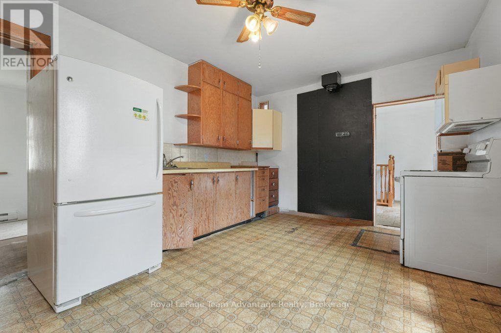 111 Gibson St Street, Parry Sound, Ontario  P2A 1X6 - Photo 12 - X13688376