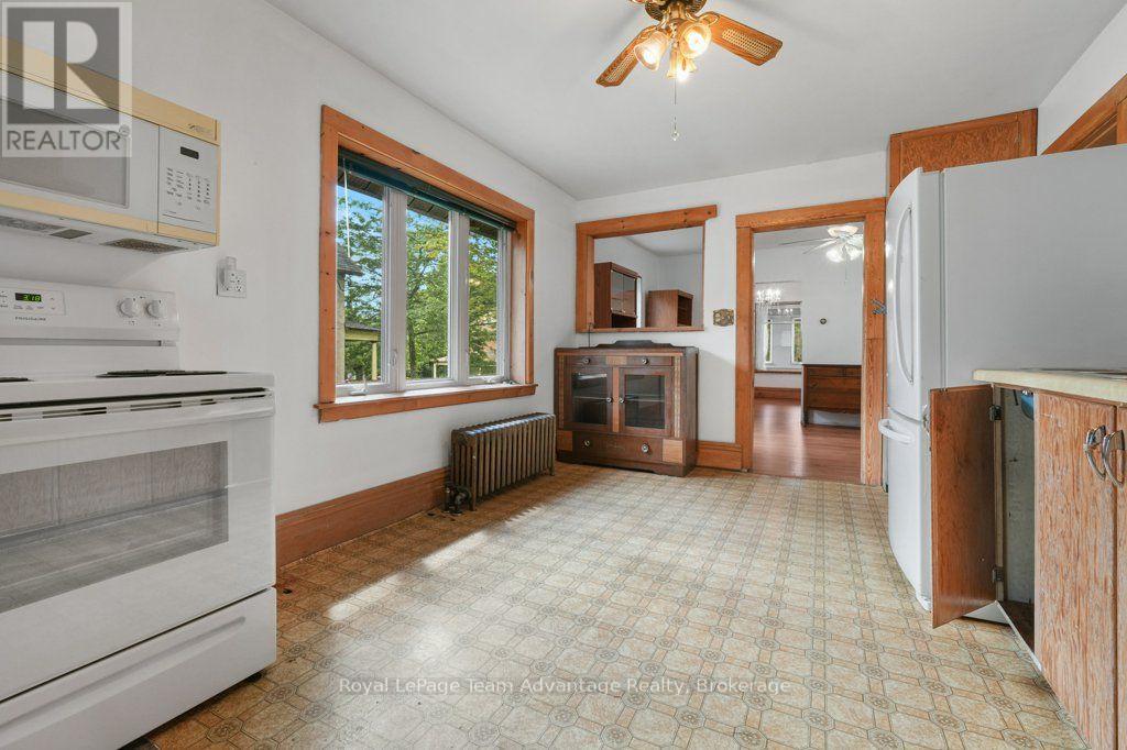 111 Gibson St Street, Parry Sound, Ontario  P2A 1X6 - Photo 13 - X13688376