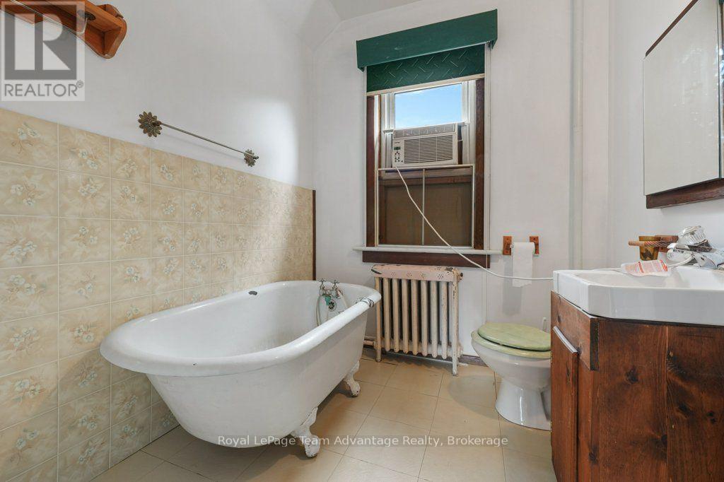 111 Gibson St Street, Parry Sound, Ontario  P2A 1X6 - Photo 23 - X13688376