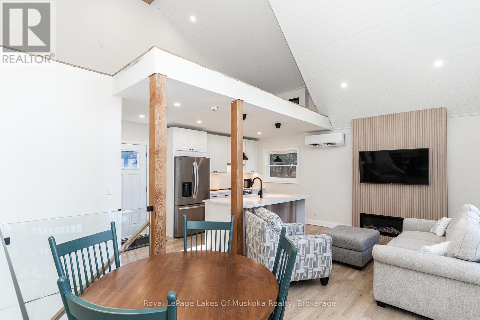 1361 Rosseau Lake 2 Road, Muskoka Lakes, Ontario  P0B 1M0 - Photo 13 - X13688436