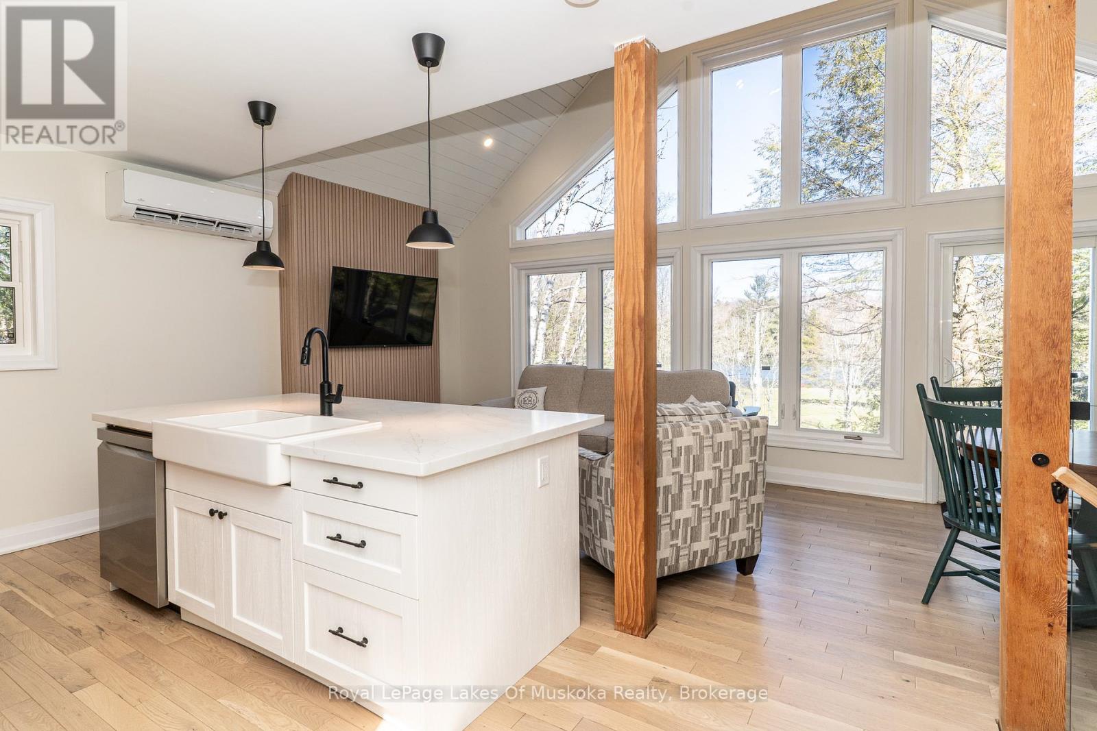 1361 Rosseau Lake 2 Road, Muskoka Lakes, Ontario  P0B 1M0 - Photo 16 - X13688436