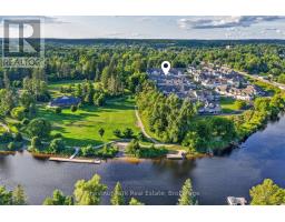 7 STORMONT COURT, Bracebridge, Ontario