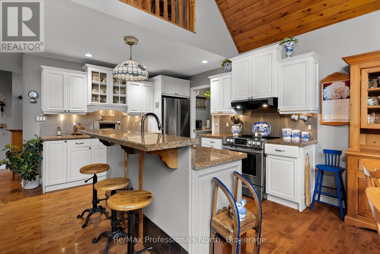 1005 Laidlaw Avenue, Gravenhurst, Ontario  L0K 2B0 - Photo 8 - X13691020
