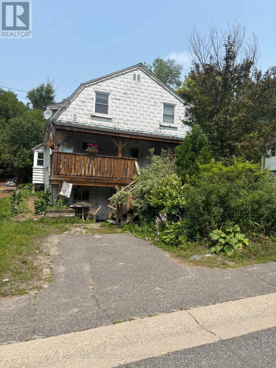 26 Cann Street, Huntsville, Ontario  P1H 1K7 - Photo 1 - X13720688