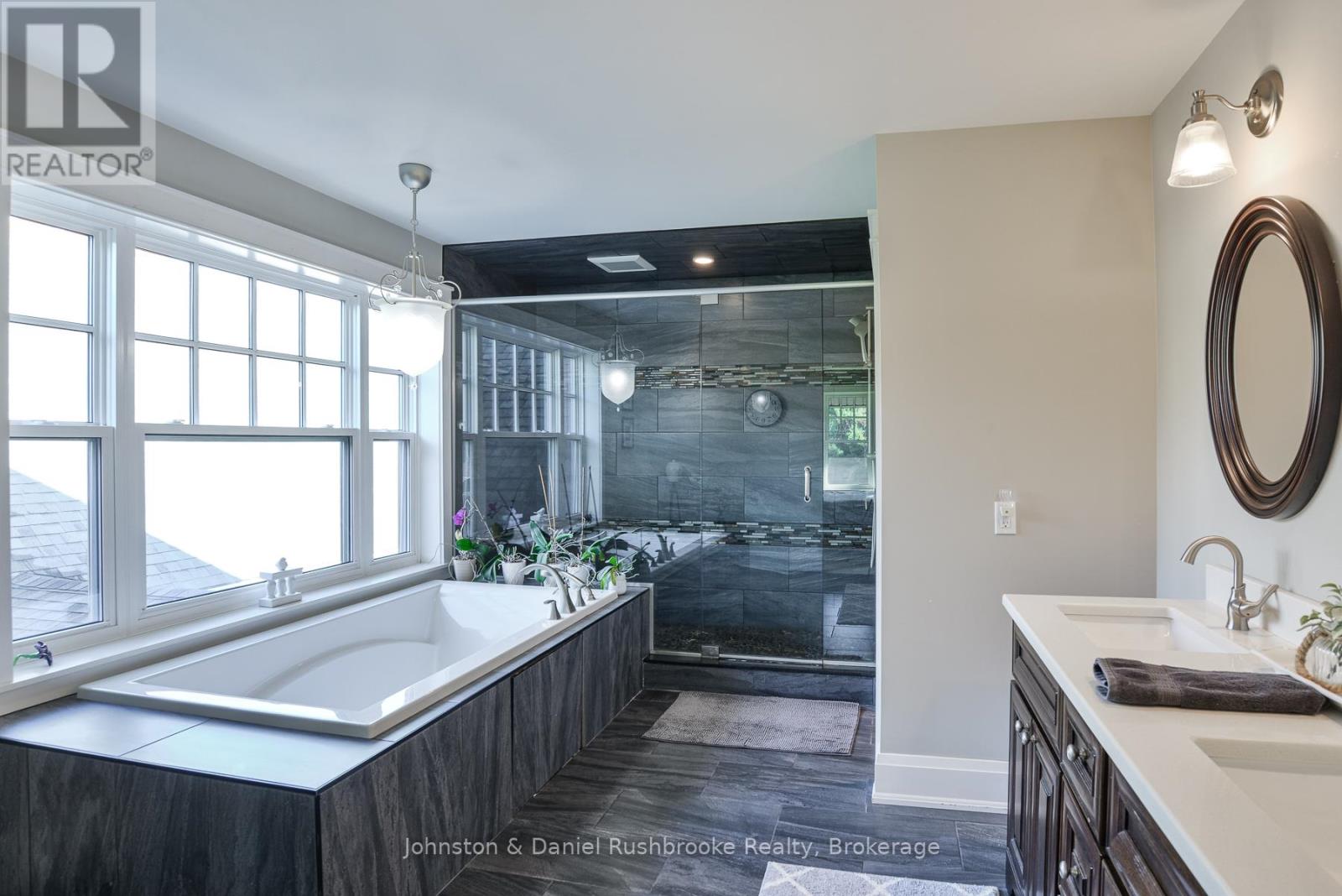 1422 Muskoka Rd 118 Road W, Bracebridge, Ontario  P1L 1W8 - Photo 34 - X13722118