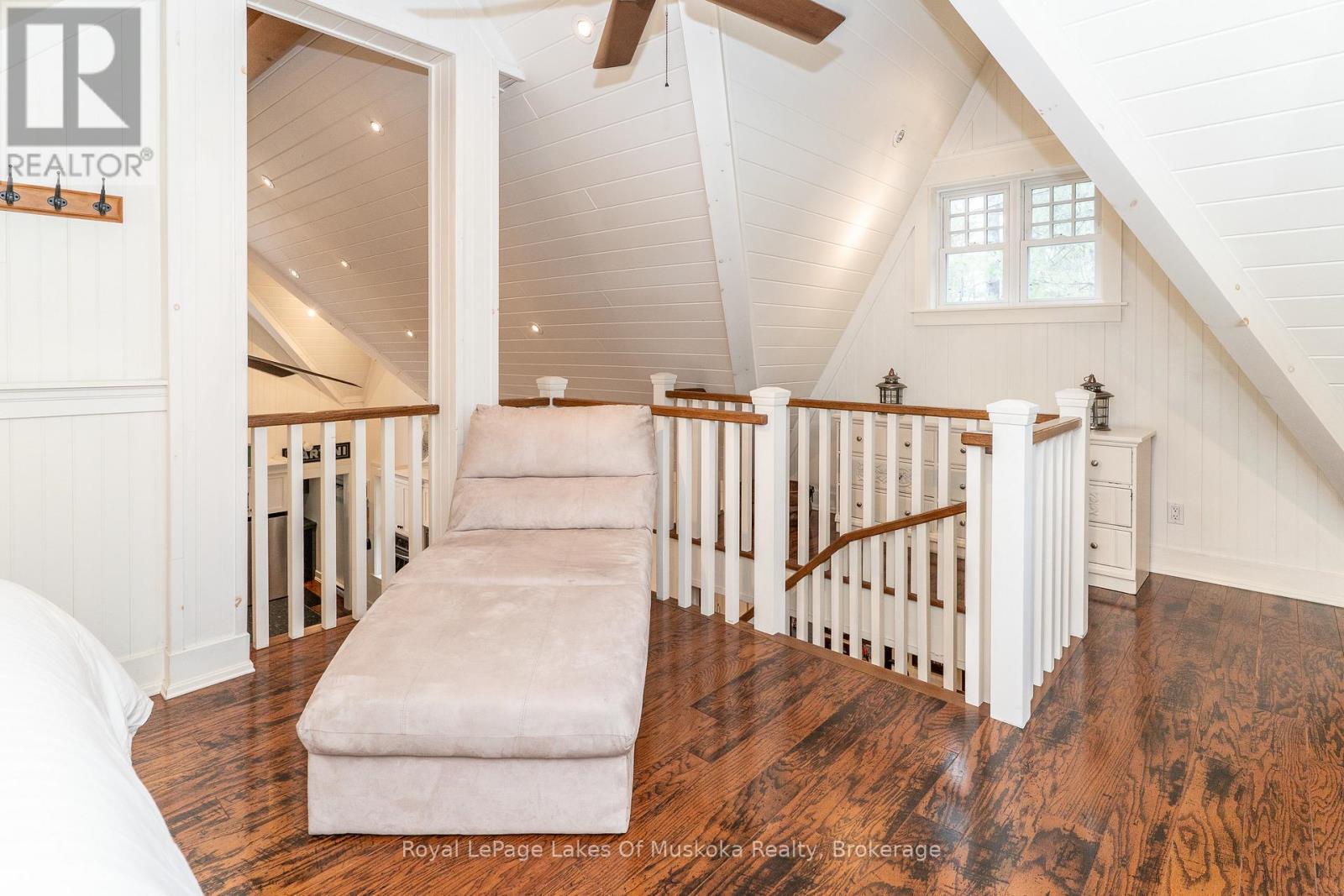 27 Island 2ml, Gravenhurst, Ontario  P0E 1G0 - Photo 18 - X13736048