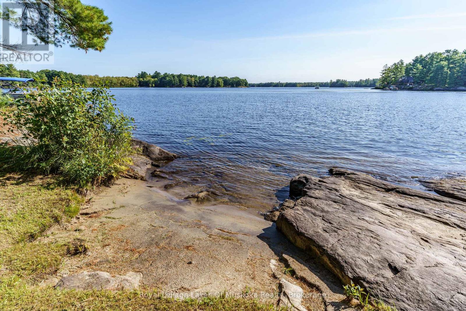 27 Island 2ml, Gravenhurst, Ontario  P0E 1G0 - Photo 4 - X13736048