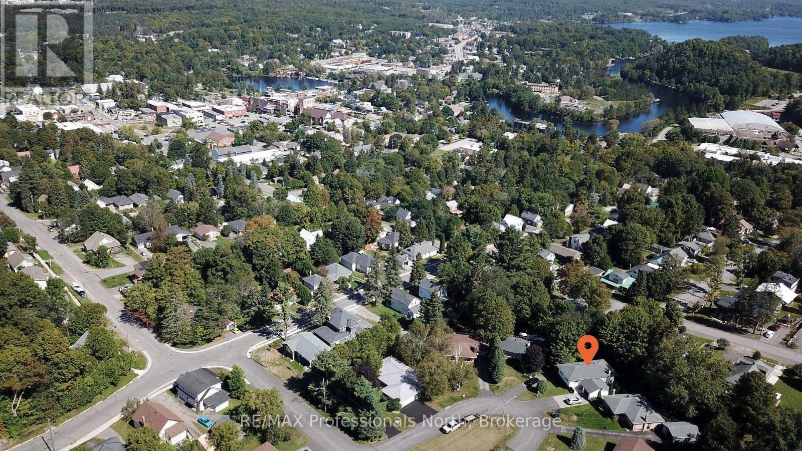 12 Anthony Court, Huntsville, Ontario P1H 1T2 - Photo 2 - X13736328