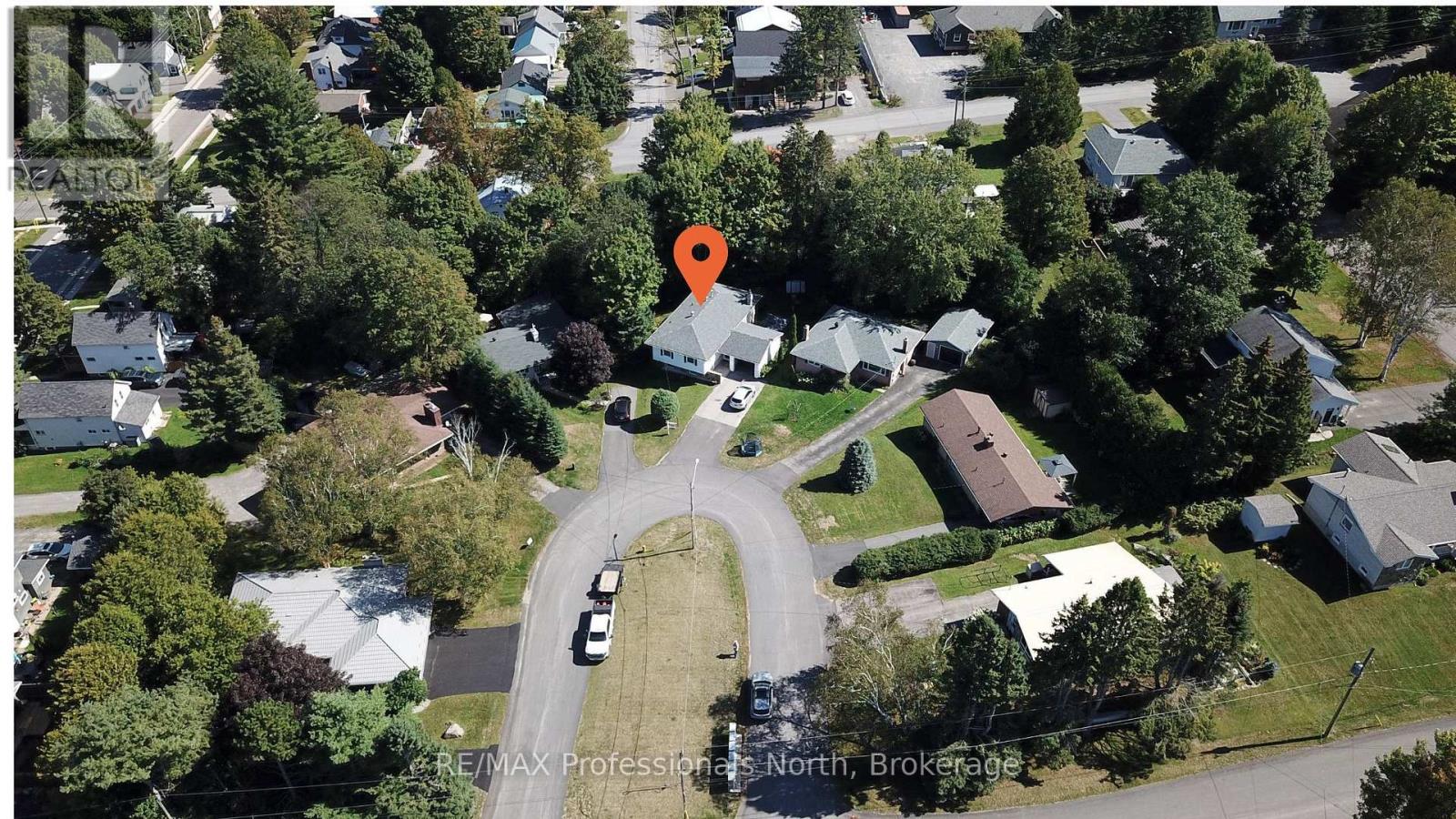 12 Anthony Court, Huntsville, Ontario P1H 1T2 - Photo 3 - X13736328