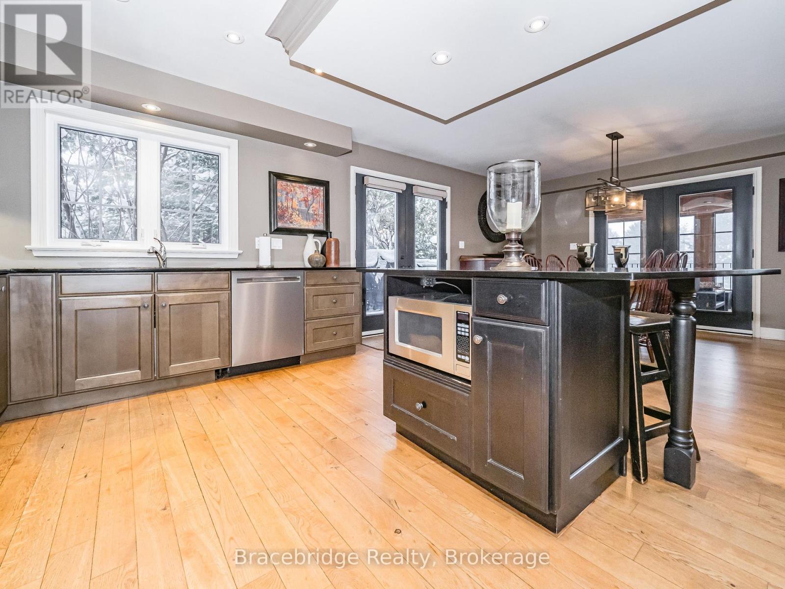 Sandfield 5 W10 - 3876 Muskoka Rd 118 Highway W, Muskoka Lakes, Ontario  P0B 1J0 - Photo 8 - X13738310