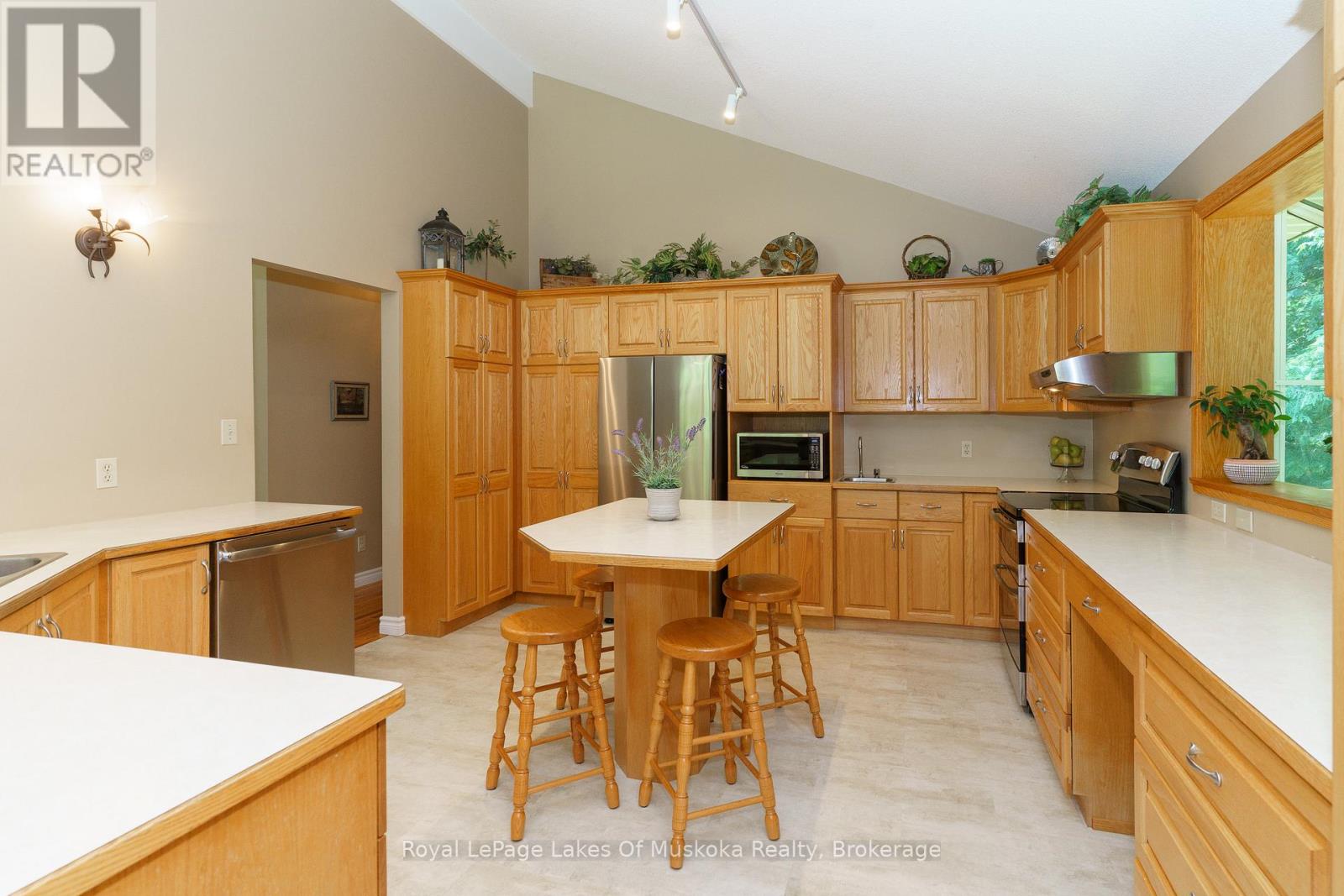 1020 Amelia Crescent, Gravenhurst, Ontario  P0E 1G0 - Photo 12 - X13740232