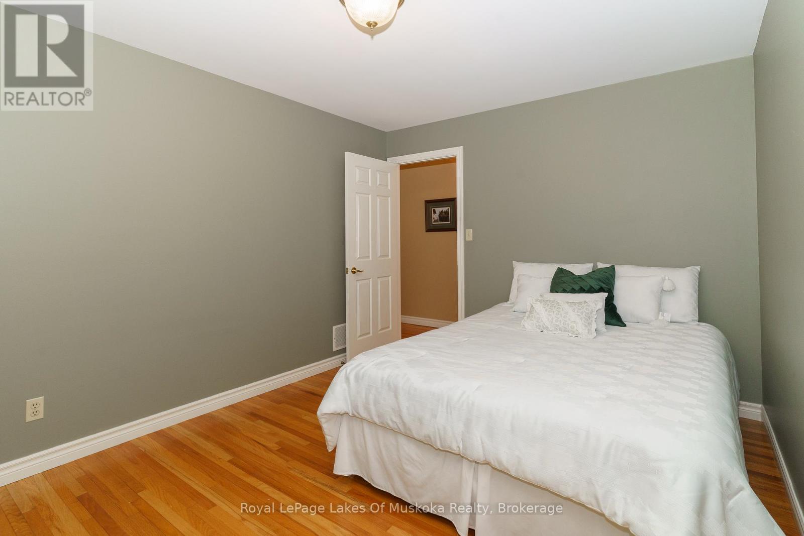 1020 Amelia Crescent, Gravenhurst, Ontario  P0E 1G0 - Photo 17 - X13740232