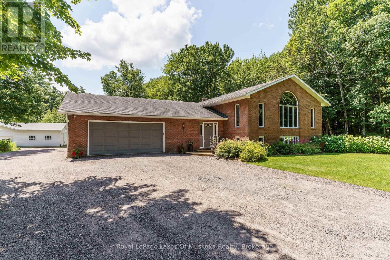 1020 Amelia Crescent, Gravenhurst, Ontario  P0E 1G0 - Photo 2 - X13740232