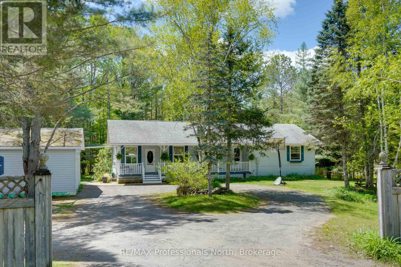 2593 Brunel Road, Huntsville, Ontario  P1H 2J3 - Photo 3 - X13742126