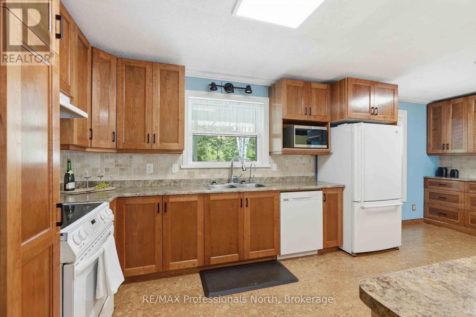 2593 Brunel Road, Huntsville, Ontario  P1H 2J3 - Photo 31 - X13742126