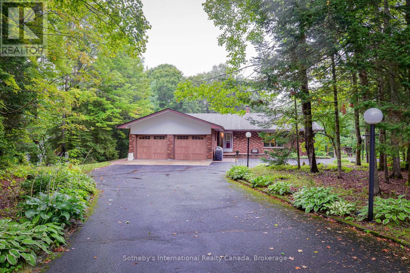 55 Denniss Drive, Bracebridge, Ontario  P1L 1W9 - Photo 1 - X13744992