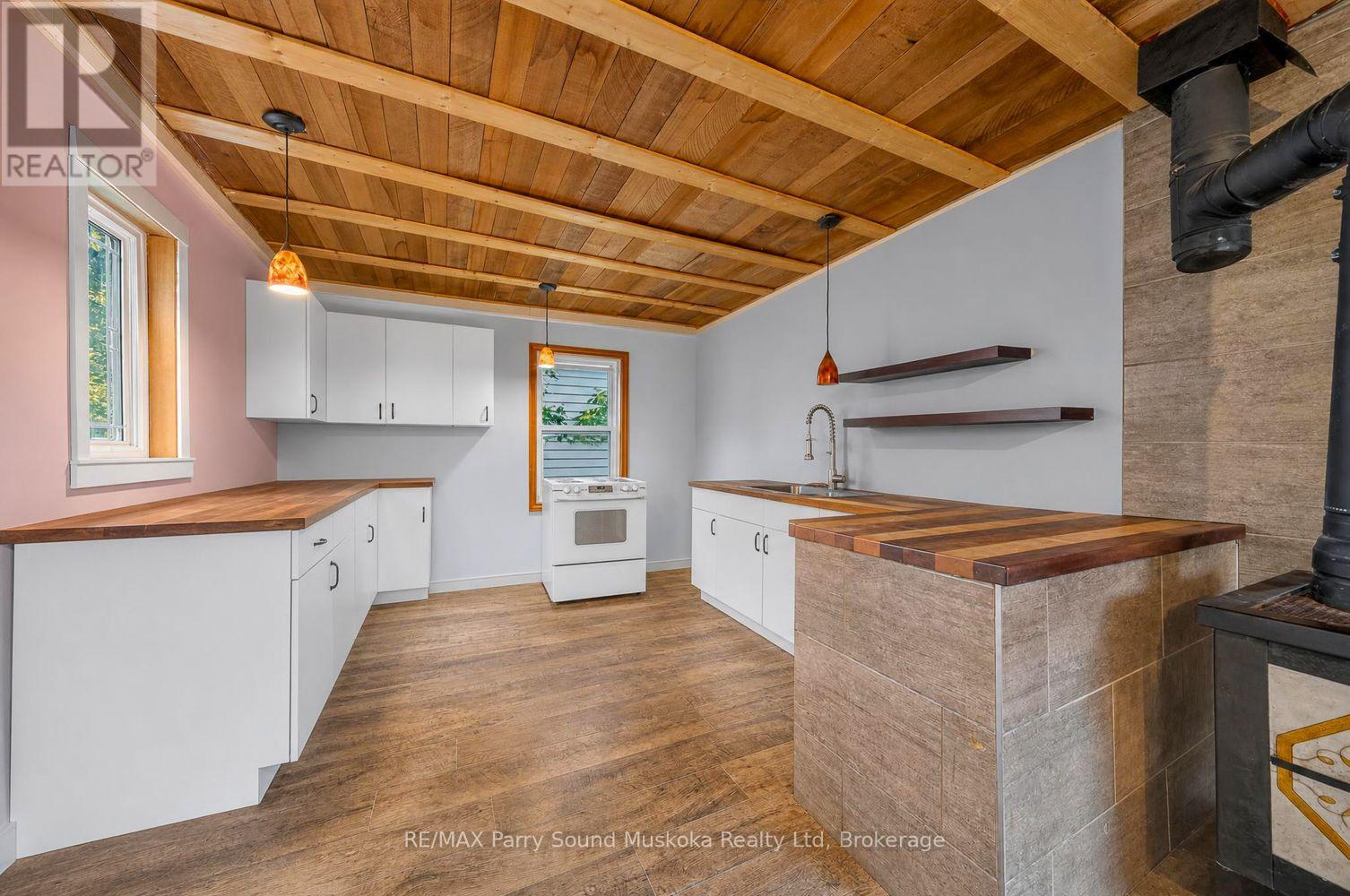 5 Wakefield Street, Parry Sound, Ontario P2A 2V2 - Photo 8 - X13755138