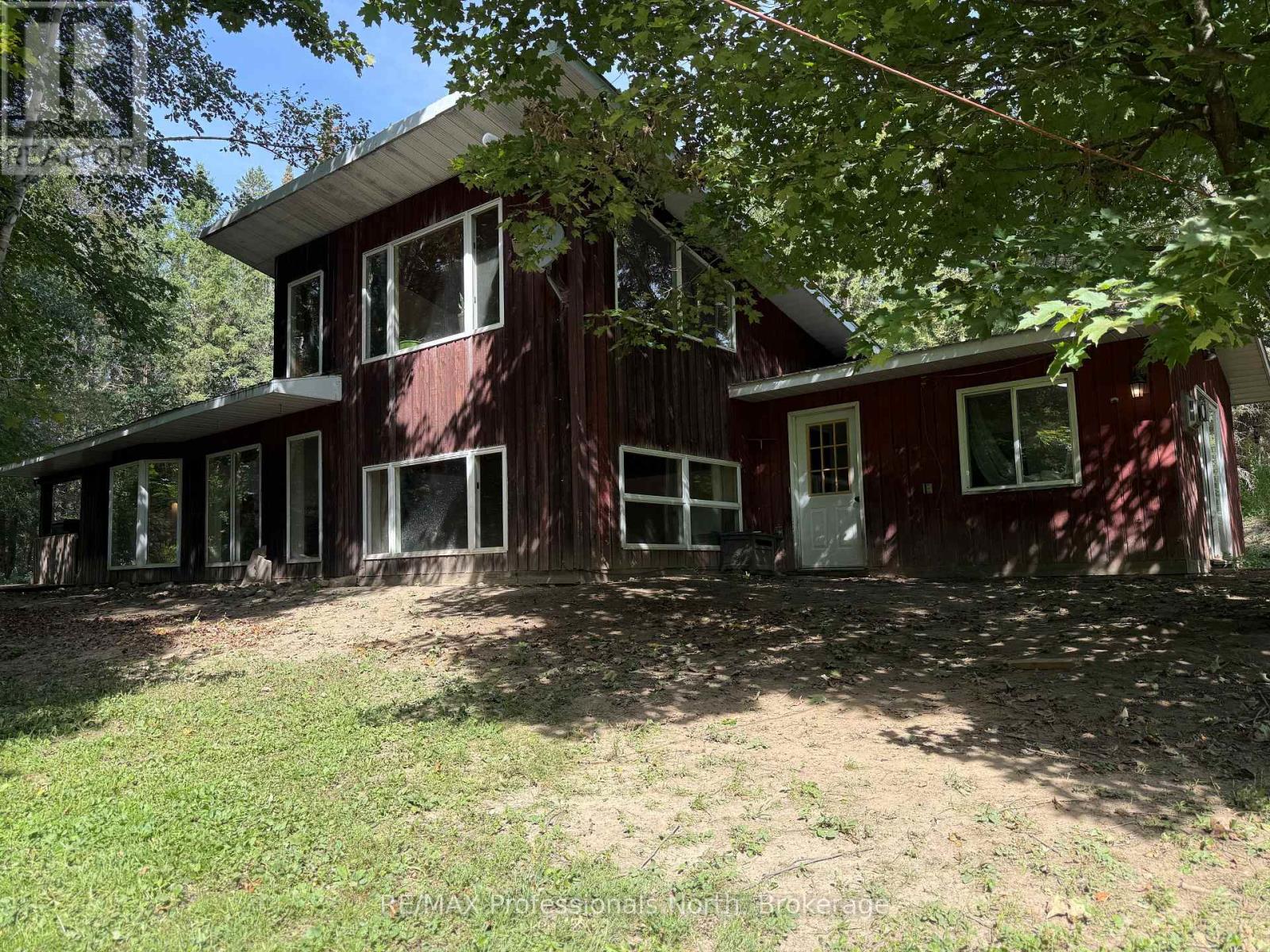 83 Ceramic Mine Road North Road, Huntsville, Ontario  P1H 2J3 - Photo 1 - X13755982