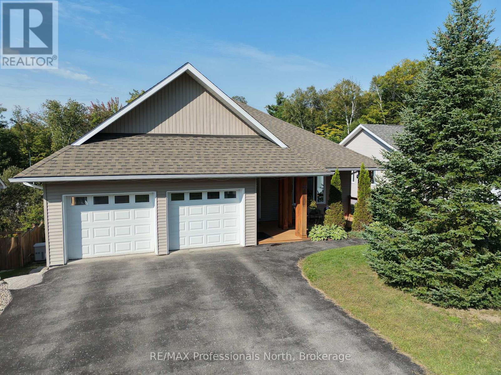 38 Goodwin Drive, Huntsville, Ontario P1H 2R3 - Photo 2 - X13762536