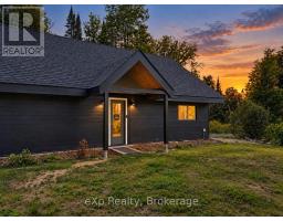 422 BALSAM CHUTES ROAD, Huntsville, Ontario