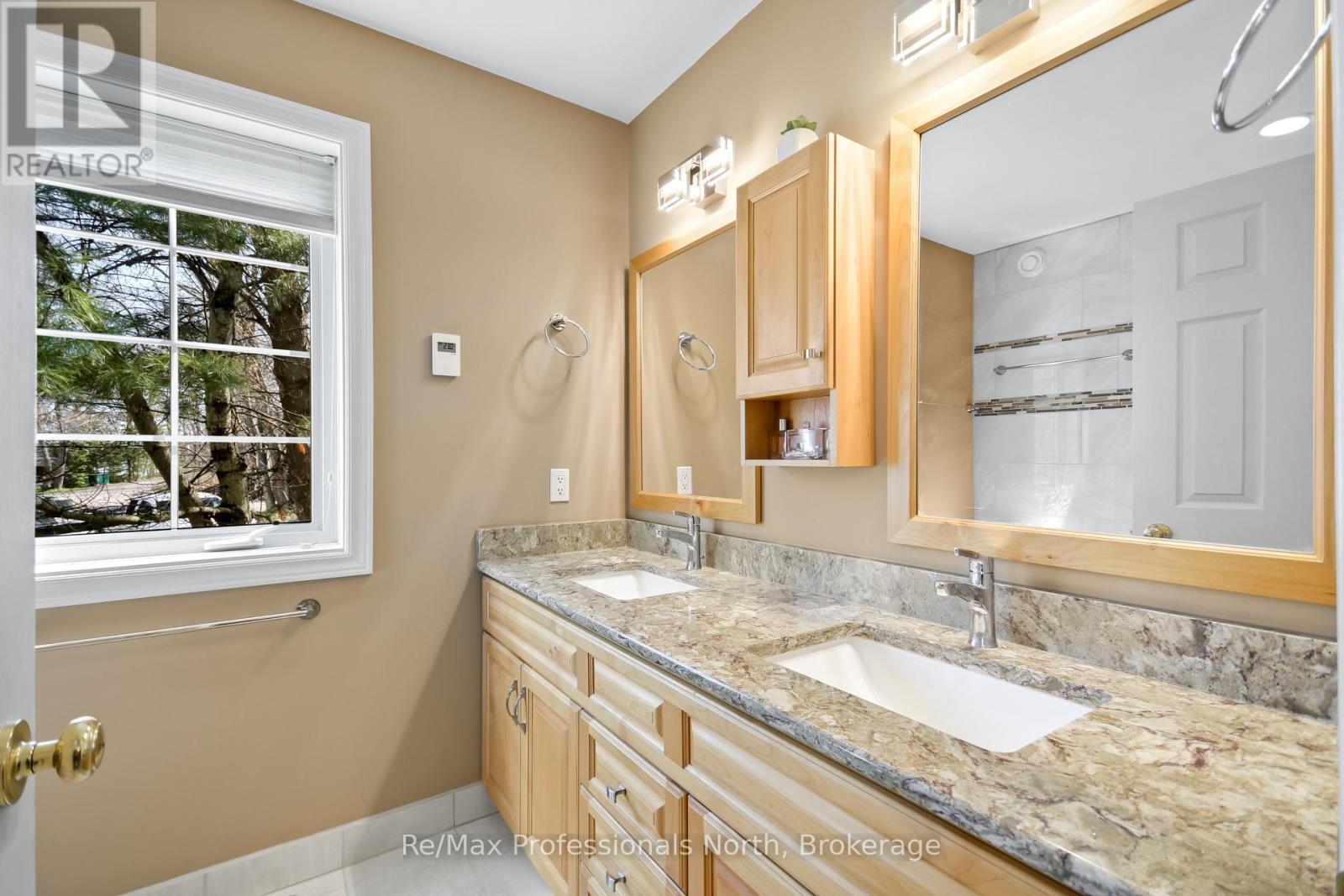 355 Loudon Point Road, Gravenhurst, Ontario  P1P 1R2 - Photo 15 - X13764560