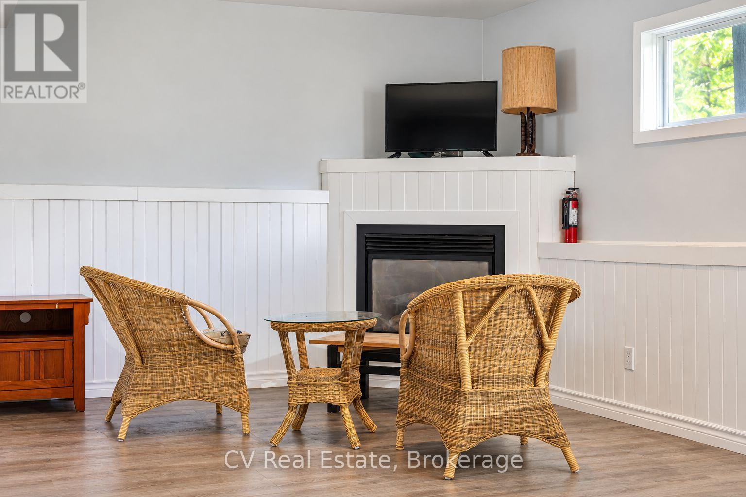 1045 Narrows Road, Gravenhurst, Ontario P1P 1R2 - Photo 26 - X13778612